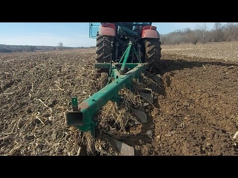 Видео: Переделанный 5 корпусной плуг на МТЗ 1523 в работе!!!!