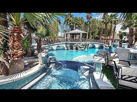 Видео: «Ленивая река» с 3 бассейнами, 4 спа-салонами, песчаным пляжем, клубным домом, касита, 10 спален,...