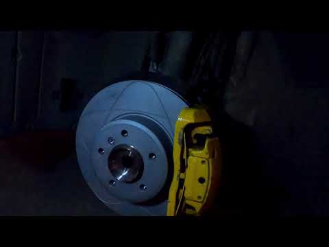 Видео: Смяна на спортни дискове и накладки на  BMW E60