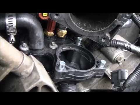 Видео: ЗАМЕНА КОРПУСА ТЕРМОСТАТА НА FORD 4.0 SOHC