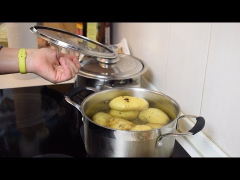 Видео: Картошка в мундире! Несколько секретов как отварить очень вкусную картошку