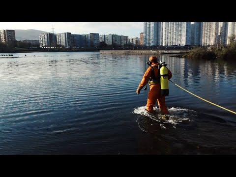 Видео: ВОДОЛАЗЫ ЧИСТЯТ ПРИБРЕЖНУЮ АКВАТОРИЮ ЕНИСЕЯ