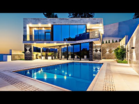 Видео: СТАТУСНЫЙ ХАЙТЕК В ЦЕНТРЕ СОЧИ! БОЛЬШОЙ, КРУТОЙ, СТИЛЬНЫЙ И КРАСИВЫЙ!