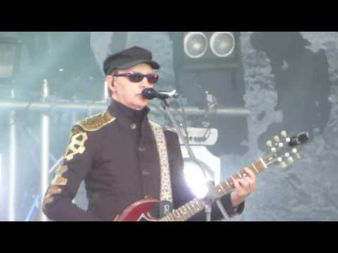 Видео: Пикник - Говорит и показывает СПб Дворцовая пл.  35-летие рок-клуба.