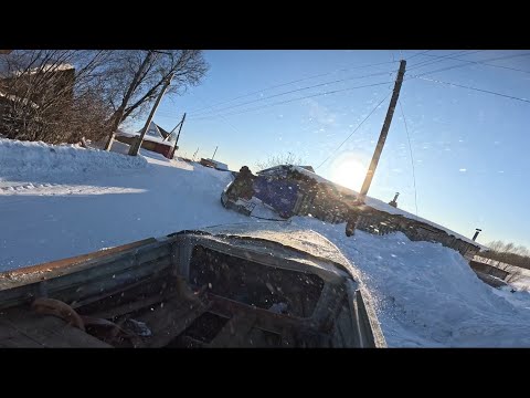 Видео: Снегоход Буран VS лодка Казанка! вызволяем из снежного плена!