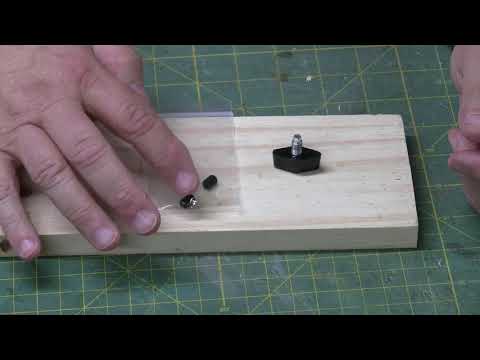 Видео: Ремонт проскальзывающегo полотна лобзиковой пилы.