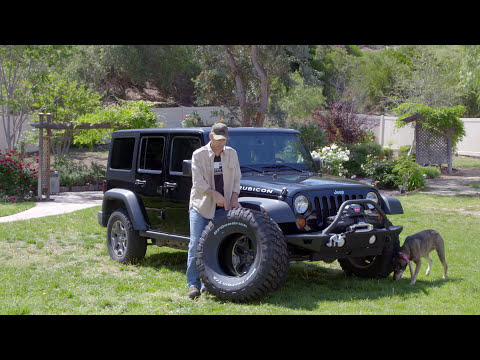 Видео: Как установить 37-дюймовые шины BFG на стандартный Jeep Wrangler JKU — БЕЗ ПОДЪЕМНИКА!