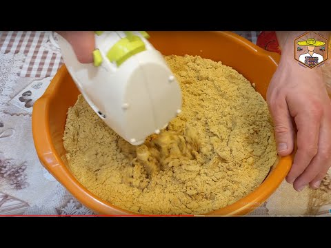 Видео: КАНДІ для бджіл з БІЛКОМ (по-американськи) коли нема пилку в природі