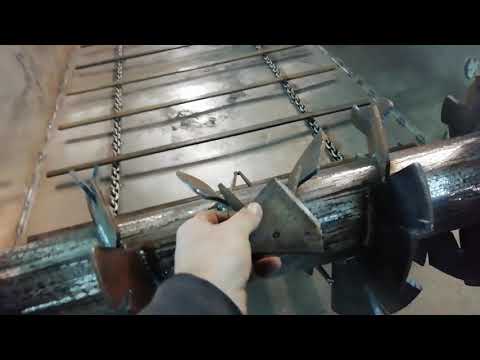 Видео: новый самодельный навозоразбрасыватель для минитрактора амжк-8