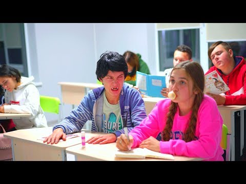 Видео: МОЙ ОДНОКЛАССНИК - ВАМПИР!!! Чем всё закончится в Школе?