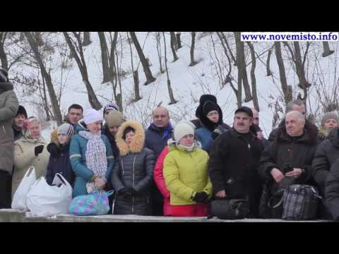 Видео: Крещение Господне  Купание в проруби 19.01.17