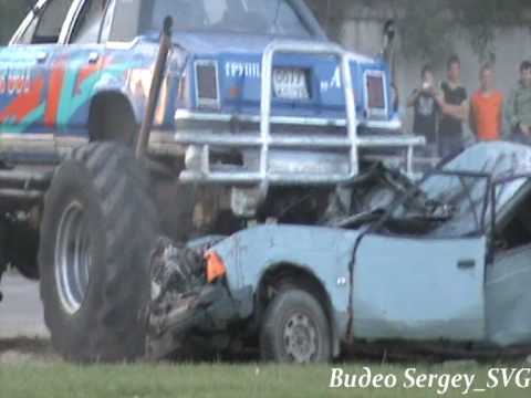 Видео: Экшен-шоу каскадеров театра Автородео в Бутурлиновке.2