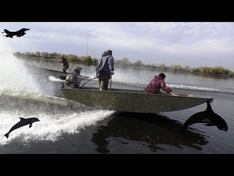 Видео: Новинка 2022  Эти болотоходы пойдут где угодно. Нашли много щуки в болоте.