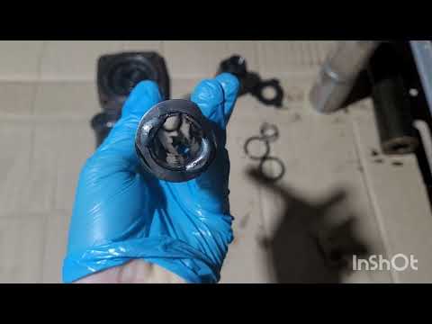 Видео: ГИДРО БАК ЗАМЕНА ФИЛЬТРА ТРАКТОР Т-70