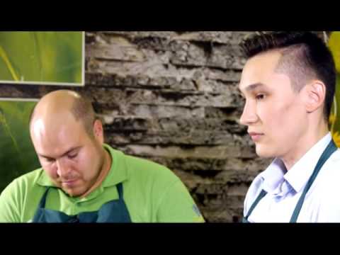 Видео: Актер Ришат АХМАДУЛЛИН готовит Театральные конвертики. Телепроект "Секреты татарской кухни".