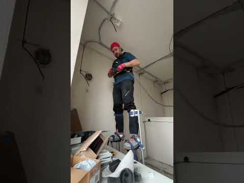 Видео: Прокладка кабеля в гофре — это лишь способ монтажа.