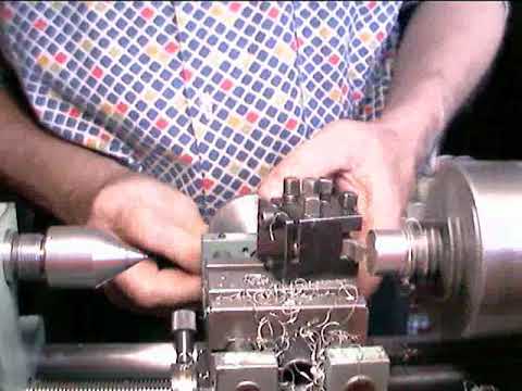 Видео: Настольный токарный станок Универсал 2  Изготовление шестерён для гитары.