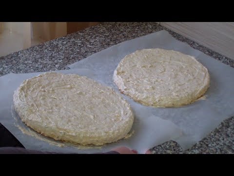 Видео: Меренговые коржи для торта// Рецепт приготовления// Меренга с арахисом и грецкими орешками.