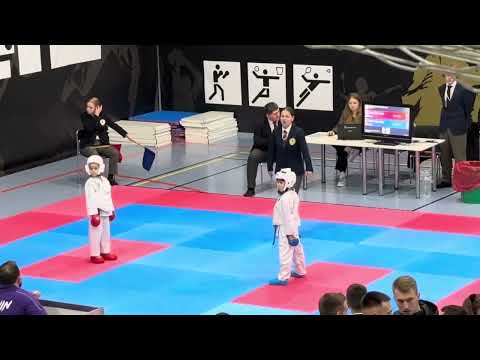 Видео: Чемпіонат Києва з карате 2025. Плейоф. Кузьміна Діана. SenBin