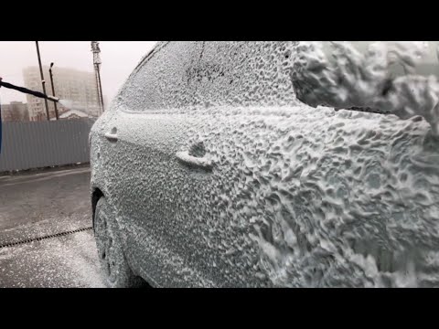 Видео: Мойка очень грязной машины за 140 рублей с воском и осмотической водой Washing a dirty car for $2