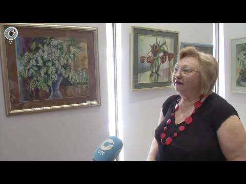 Видео: В Новосибирске открылась выставка очень необычных работ. Что на картинах?