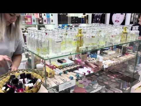 Видео: ПРОГУЛКА ПО ГОРОДУ. ПОКУПКА ПАРФЮМА. МИНИ ОБЗОР МАГАЗИНЧИКА.