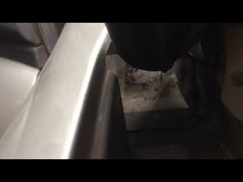 Видео: Устранение течи воды в салон Daewoo Lanos №3