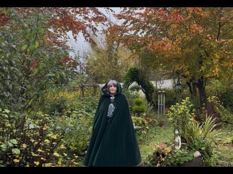 Видео: Мой церемониальный плащ, древние церемонии и готическая мода