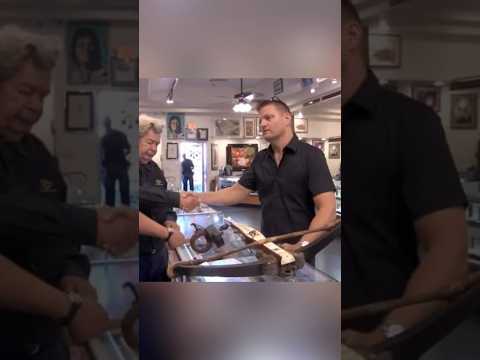 Видео: 🤯Принес Арбалет XVIвека в ломбард🔥 #звездыломбарда #шоу #история #аукцион #ломбард #ломбардамерика