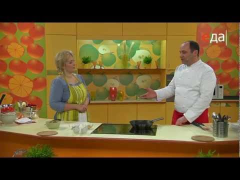 Видео: Салат из куриных сердечек