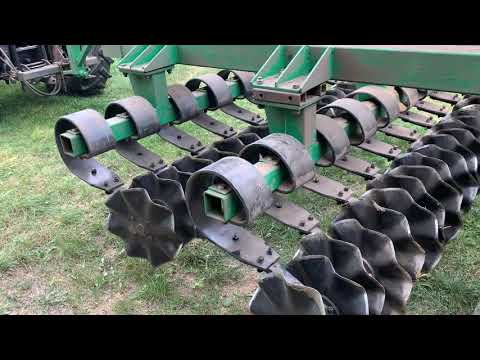 Видео: Агрегат который не имеет имени но имеет хороший потенциал в будущем земледелия.