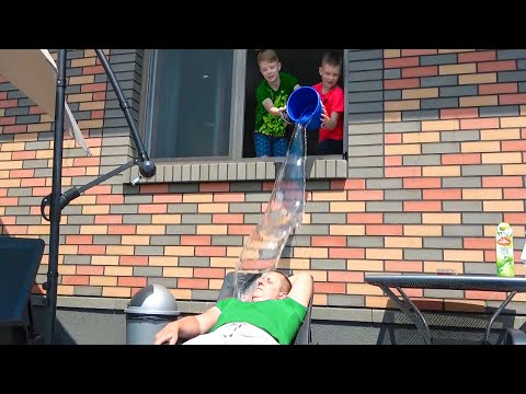 Видео: Коля ЗАБРАЛ ТЕЛЕФОНЫ. ОБЛИЛИ ЕГО из ВЕДРА. БРОС ШОУ