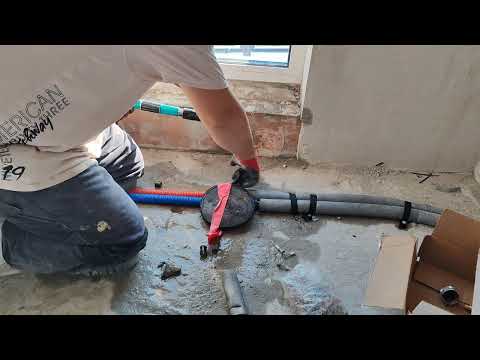 Видео: Опрессовка труб из сшитого полиэтилена бренда Rehau жк Бринер, Владивосток