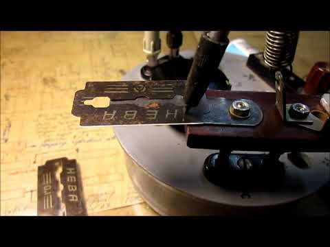 Видео: Приемник с детектором из бритвенного лезвия.Сделай и ты такой!