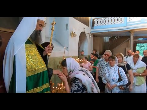 Видео: Патриарх Даниил с неочаквано посещение в църквата в Княжево. Стотици се стекоха да му целунат ръка!