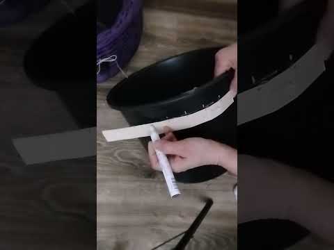 Видео: подготовка  ёмкости, для плетения кашпо, разметка сверление отверстий.