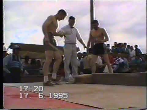 Видео: Республиканский турнир мас-рестлинга (Якутия, с. Тюнгюлю, 1995 г.).  Mas-wrestling, Yakutia (1995)