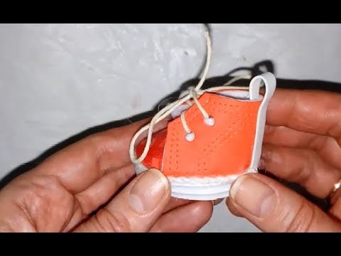 Видео: Ботиночки из фоамирана для куклы  Кугаевская Т