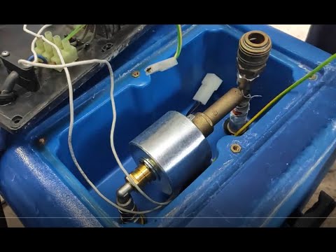 Видео: Ремонт и обслуживание оборудования для химчистки мебели Sabrina. Замена цанговых фитингов. Химдиван