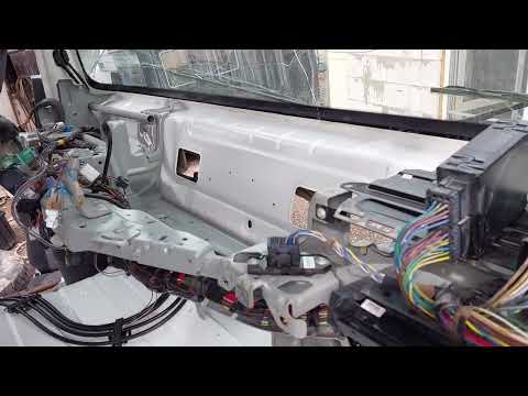 Видео: Мерседес Аксор 4140 2011 год как поменять радиатор печки,  как разобрать салон, номер радиатора печк