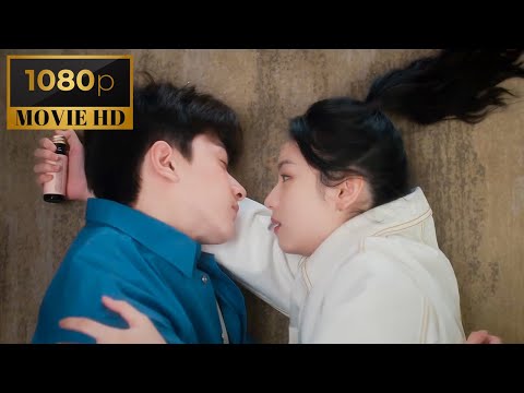 Видео: Девушку сбил с ног ее пьяный возлюбленный, и в этот момент ей захотелось его поцеловать.