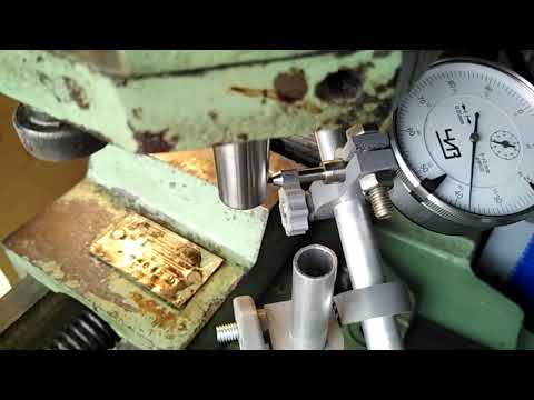 Видео: Биение сверлильного патрона на станке 2М112
