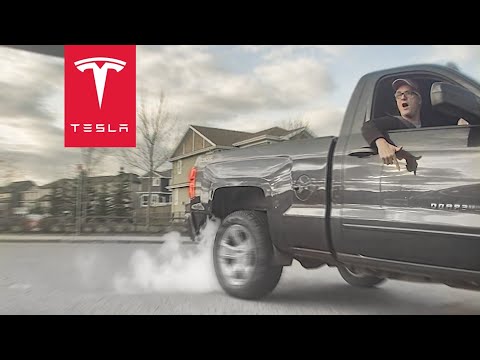 Видео: Tesla перехитрила пикап Road Rage в решающей схватке