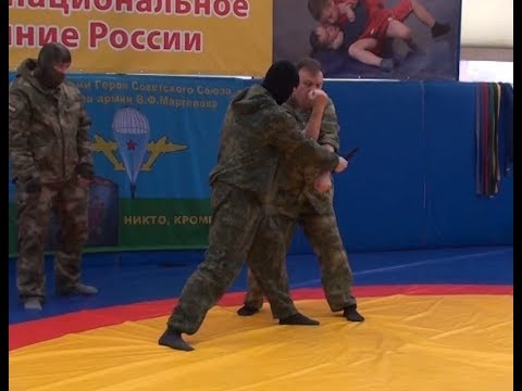 Видео: ЭФФЕКТИВНЫЙ СПОСОБ защиты от ножа  Спецназ ГРУ  Школа разведчика (Москва)