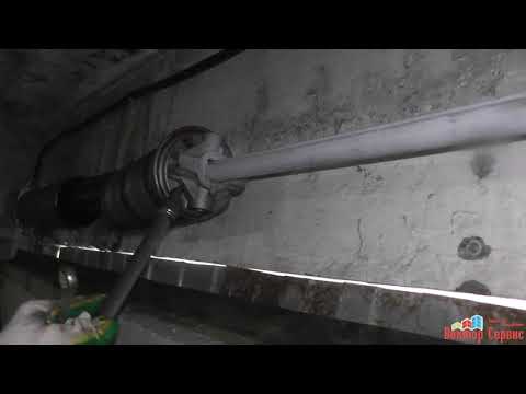 Видео: Замена пружин на секционных воротах Alutech. Лопнула пружина, запутался трос.