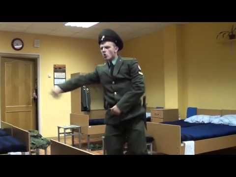 Видео: Парень в армии классно танцует