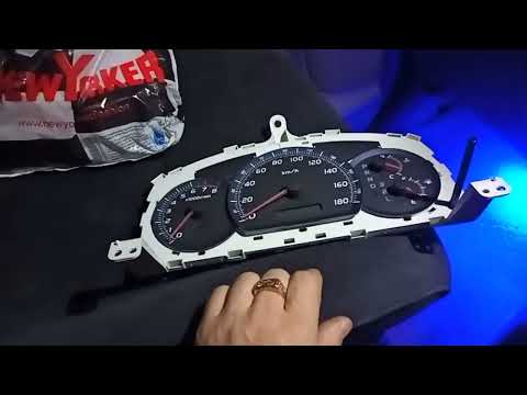 Видео: Toyota Alphard пересвет приборной панели!