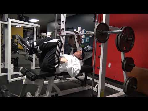Видео: Демонстрация жима Винса Жиронды от шеи в исполнении Дэрила Конанта