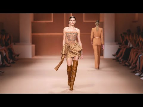 Видео: Элизабетта Франки на лучшем показе!