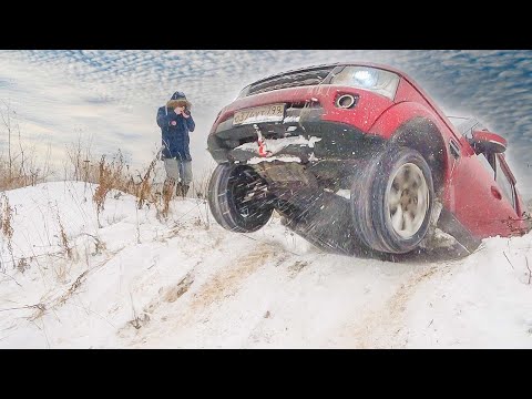 Видео: Как Стонет Range Rover Псих на Land Rover боролся до конца Зимнее бездорожье